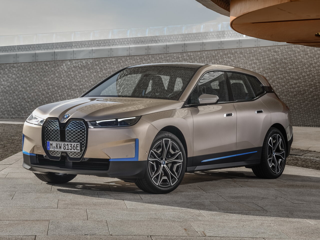 BMW iX I i20 (Внедорожник 5 дверей, 2021-н.в.)