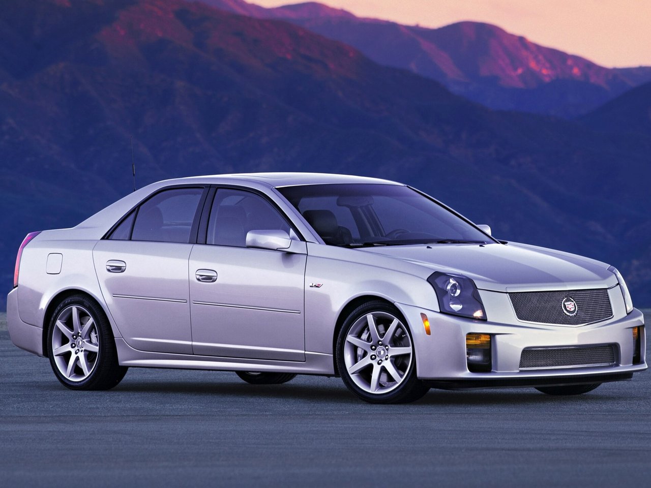 Cadillac CTS-V I (Седан, 2004-2007)