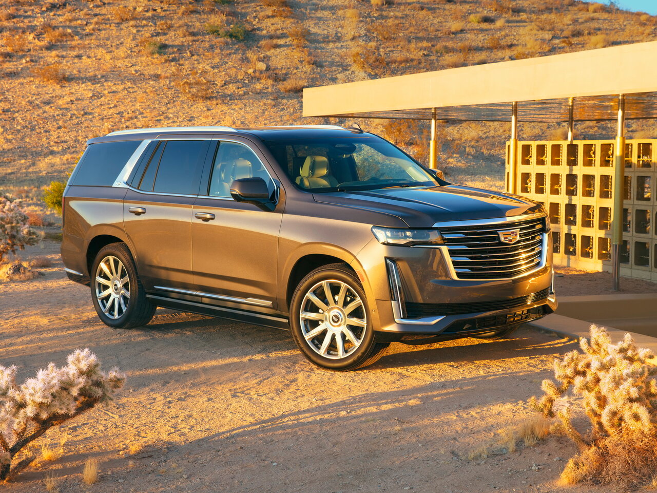 Cadillac Escalade V (Внедорожник 5 дверей, 2020-н.в.)