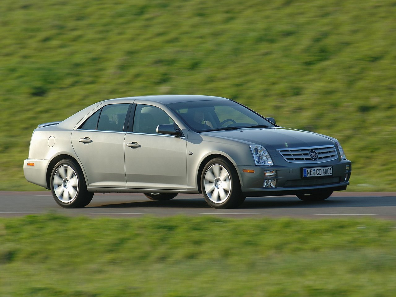 Cadillac STS I (Седан, 2004-2007)