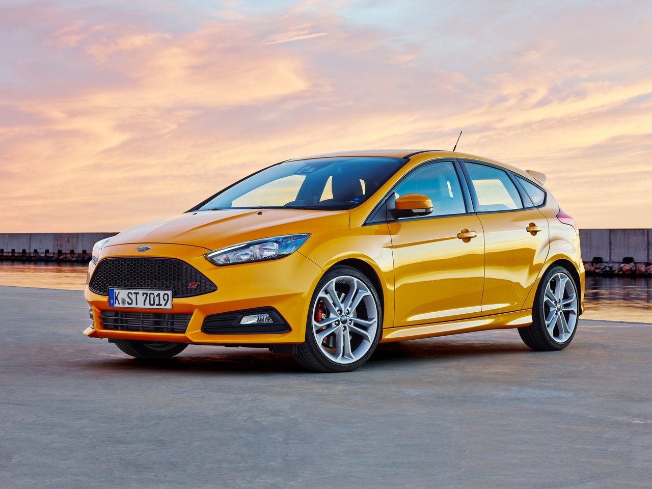 Ford Focus ST III Рестайлинг (Хэтчбек 5 дверей, 2014-н.в.)