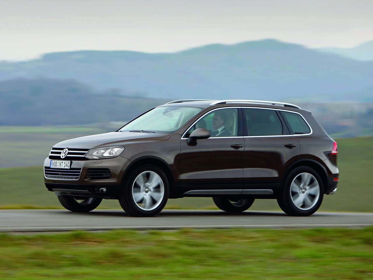 Volkswagen Touareg II (Внедорожник 5 дверей, 2010-2014)