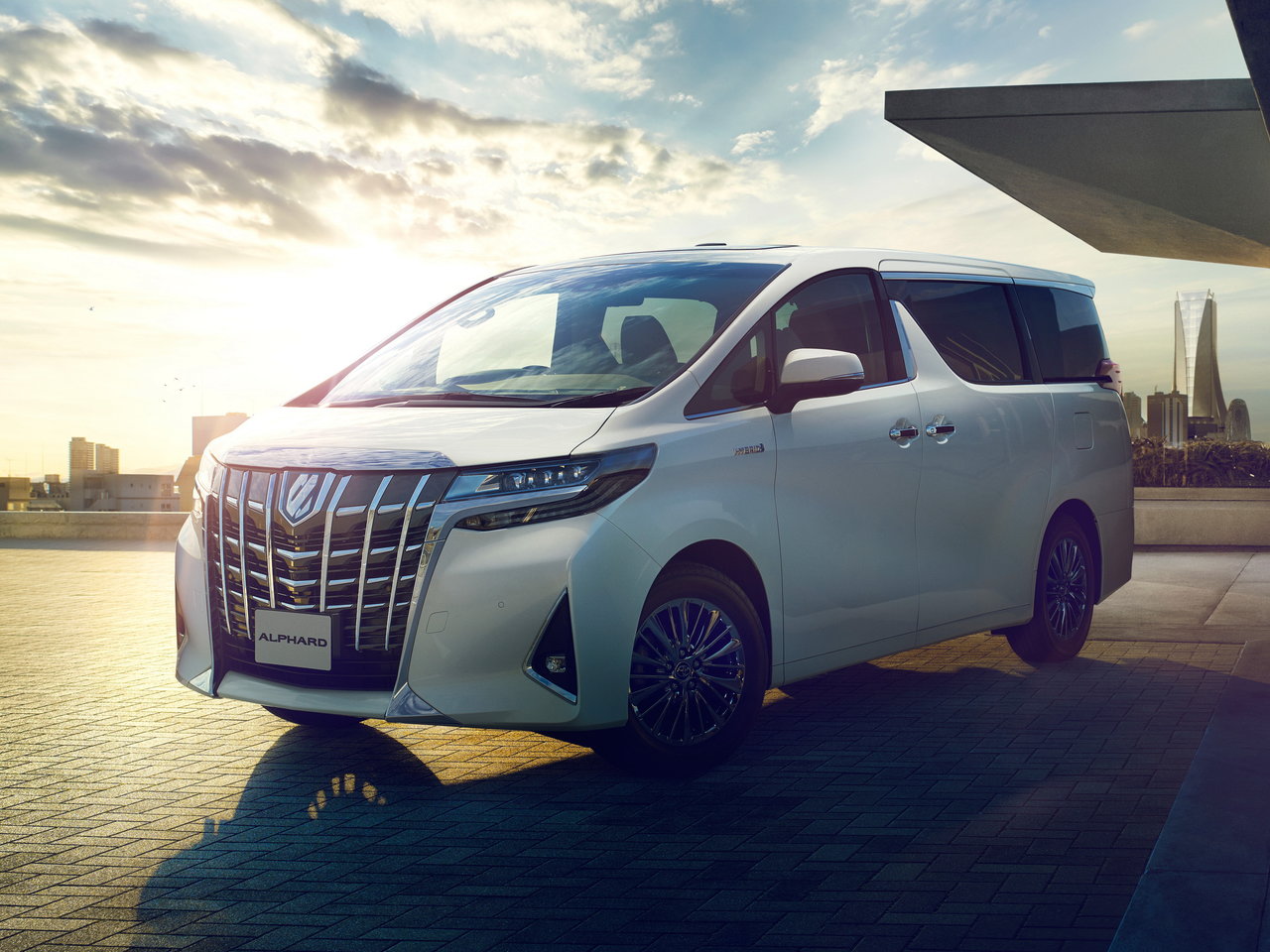 Toyota Alphard III Рестайлинг (Минивэн, 2017-н.в.)