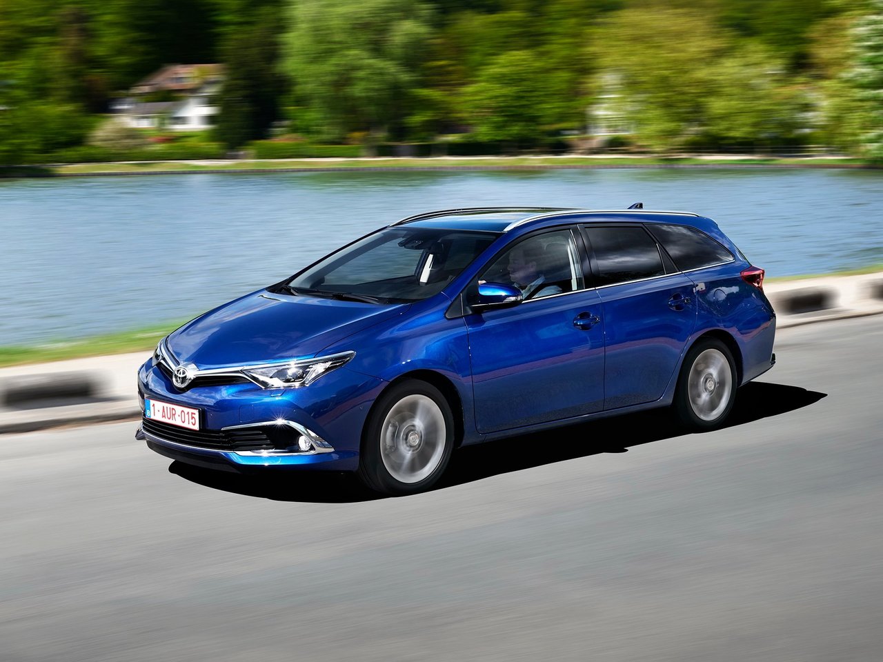 Toyota Auris II Рестайлинг (5-дверный универсал, 2015-н.в.)