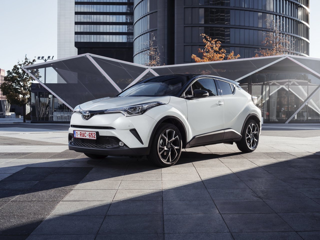 Toyota C-HR I (Внедорожник 5 дверей, 2016-2019)