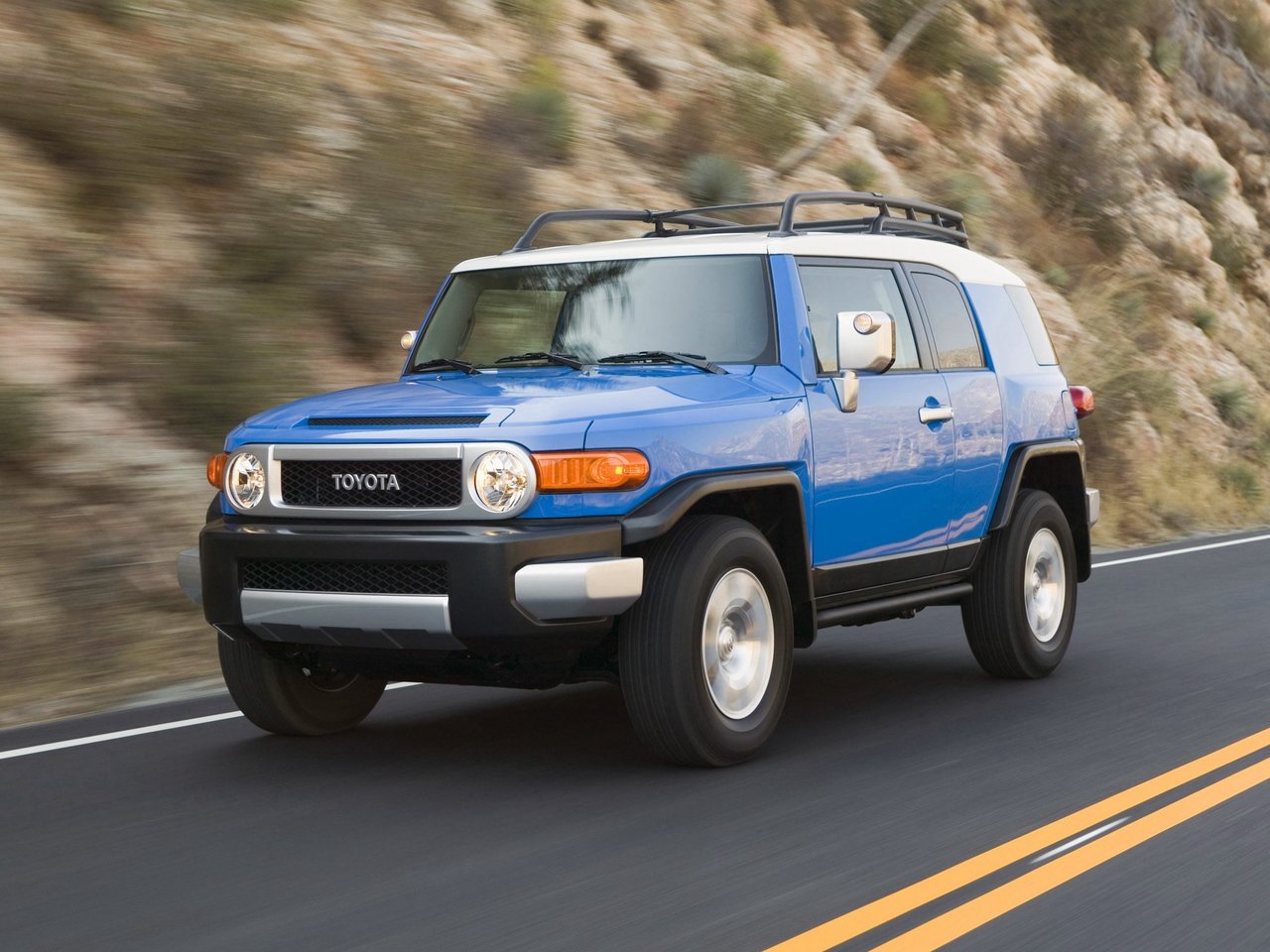 Toyota FJ Cruiser (Внедорожник 5 дверей, 2006-н.в.)