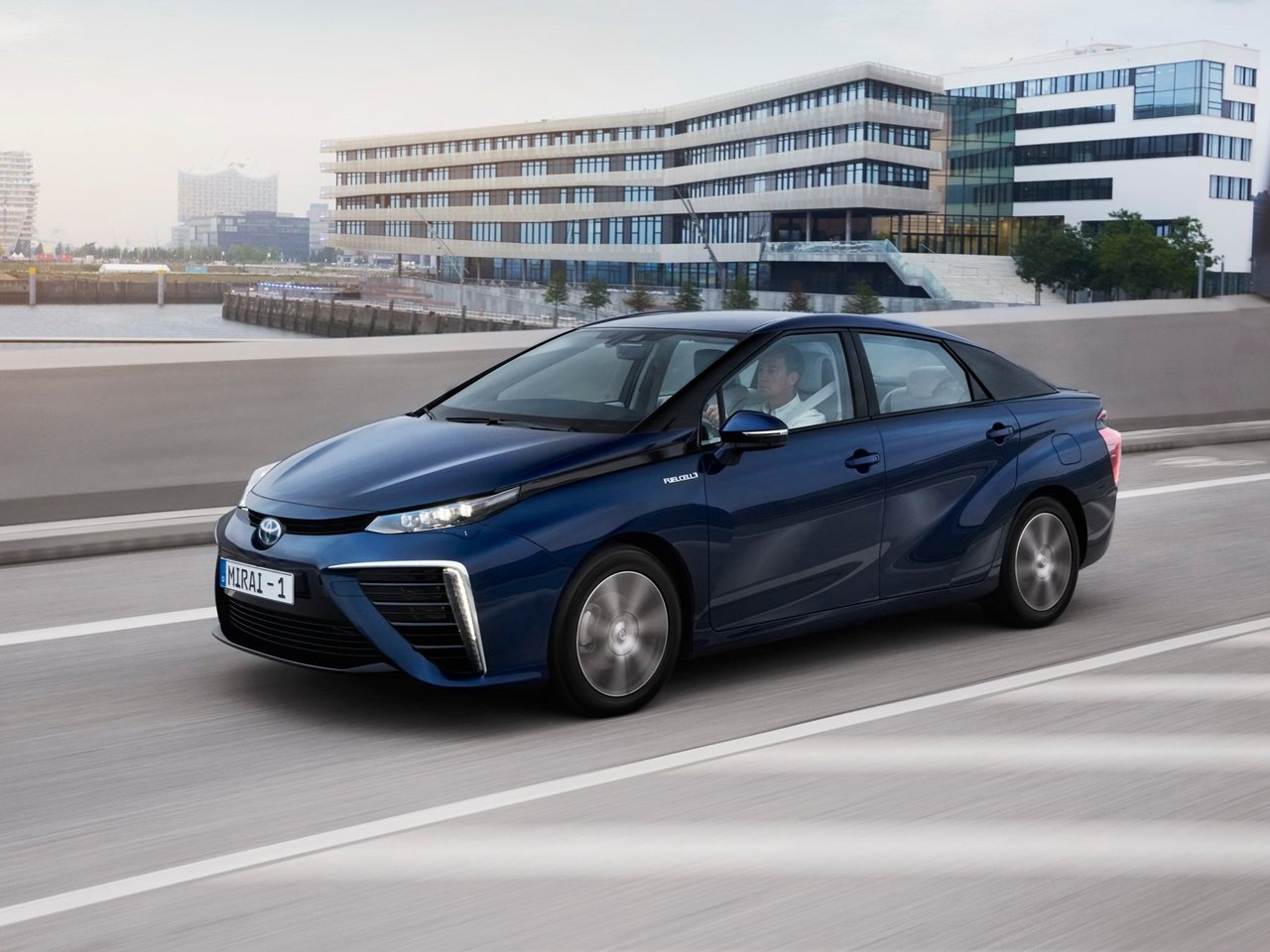 Toyota Mirai (Седан, 2015-2020)