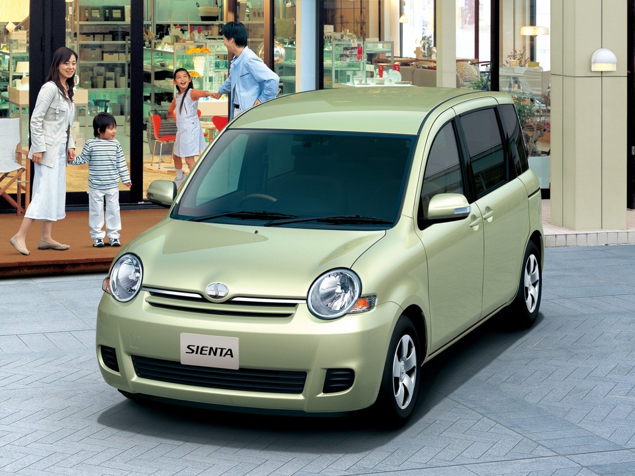 Toyota Sienta I Рестайлинг (Компактвэн, 2006-2010)