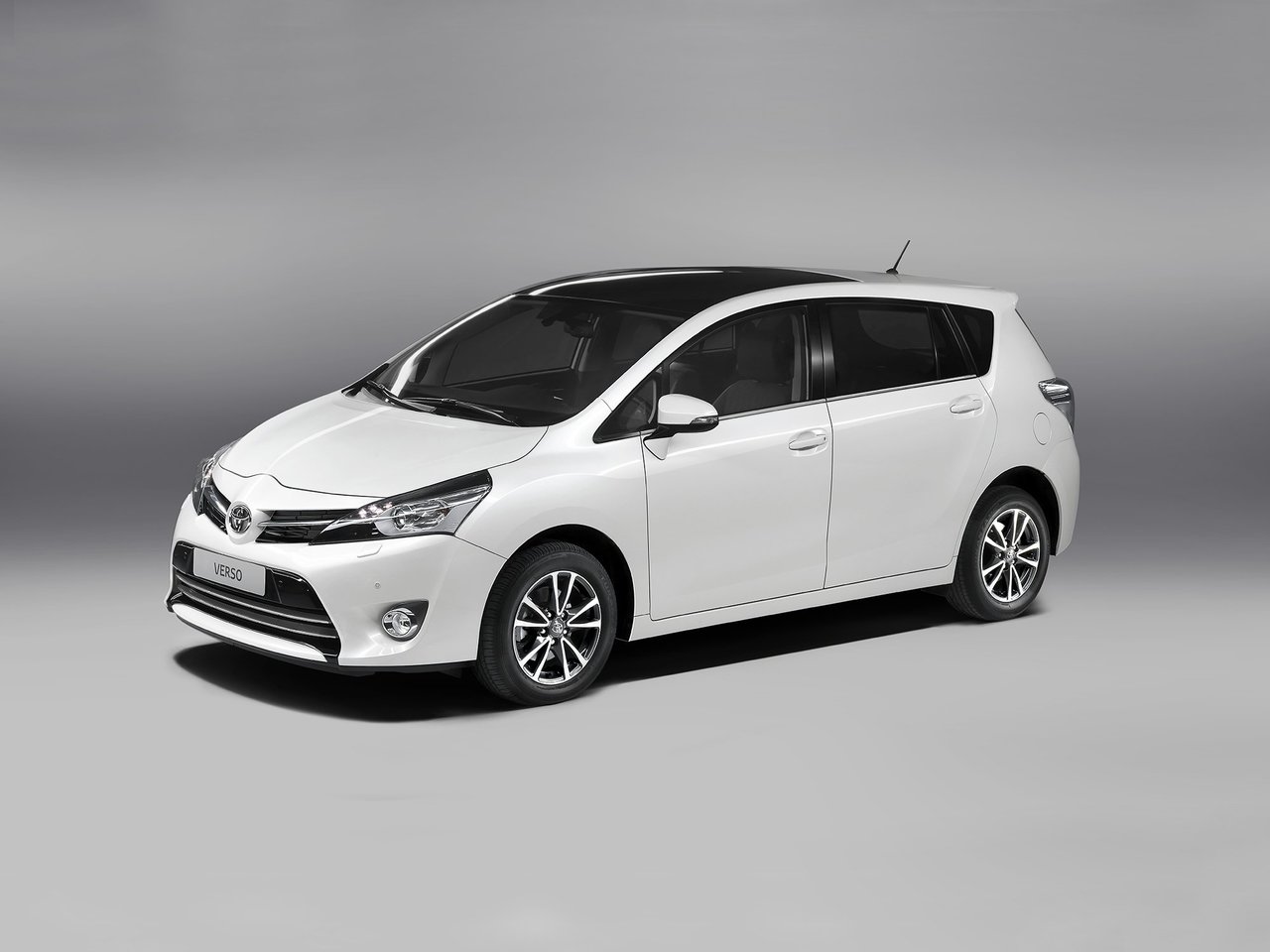 Toyota Verso I Рестайлинг (Компактвэн, 2012-2018)