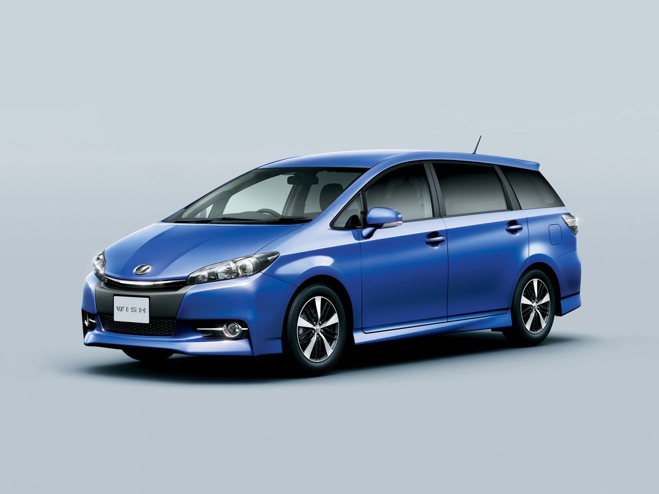 Toyota Wish II Рестайлинг (Минивэн, 2013-н.в.)