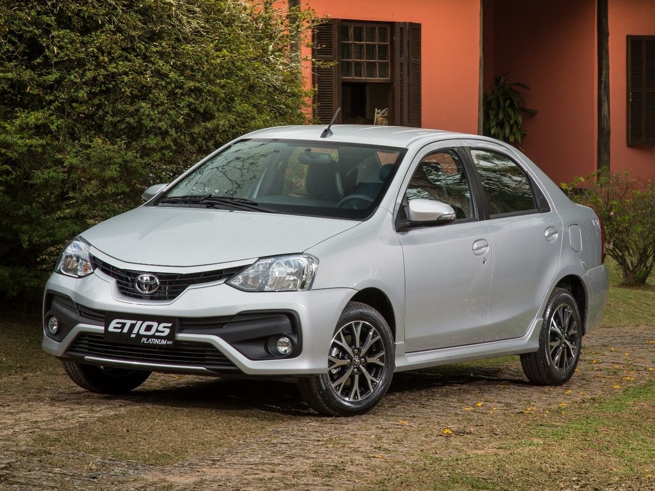 Toyota Etios I Рестайлинг (Седан, 2016-2021)