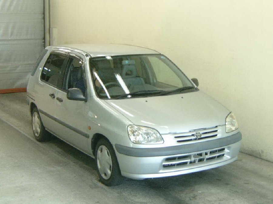 Toyota Raum I (Компактвэн, 1997-2003)