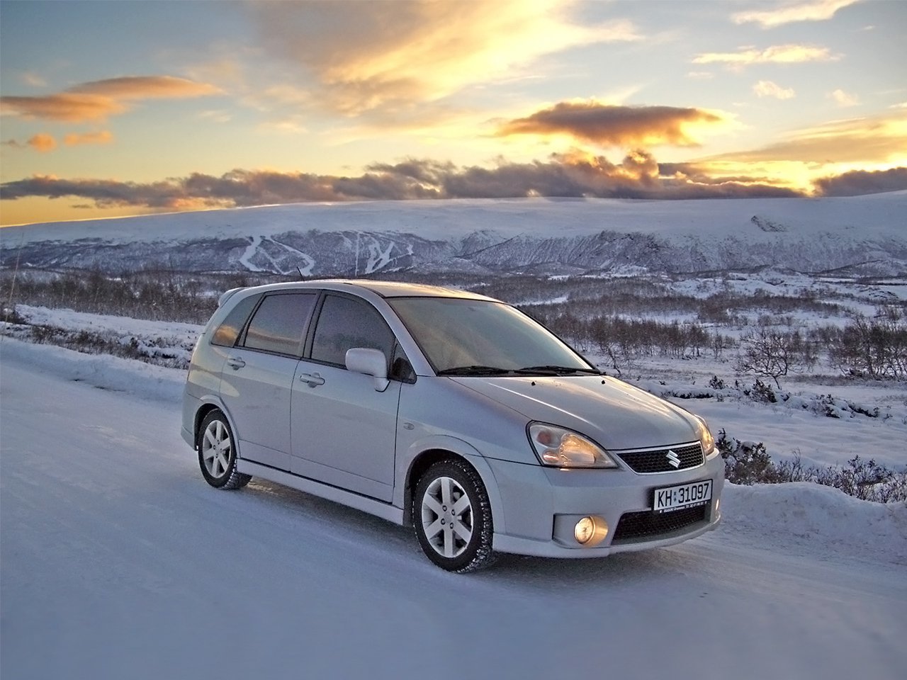 Suzuki Liana I Рестайлинг (5-дверный универсал, 2004-2008)