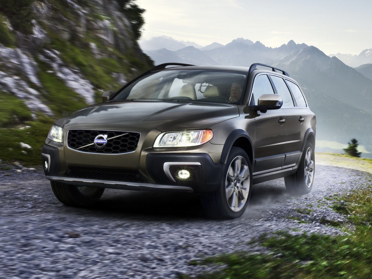 Volvo XC70 II Рестайлинг (5-дверный универсал, 2013-н.в.)