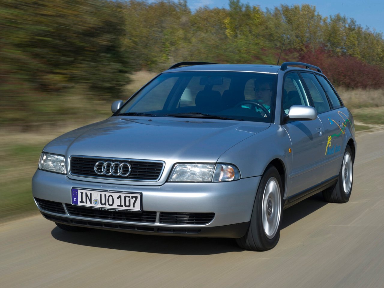 Audi A4 I B5 (5-дверный универсал, 1994-1997)