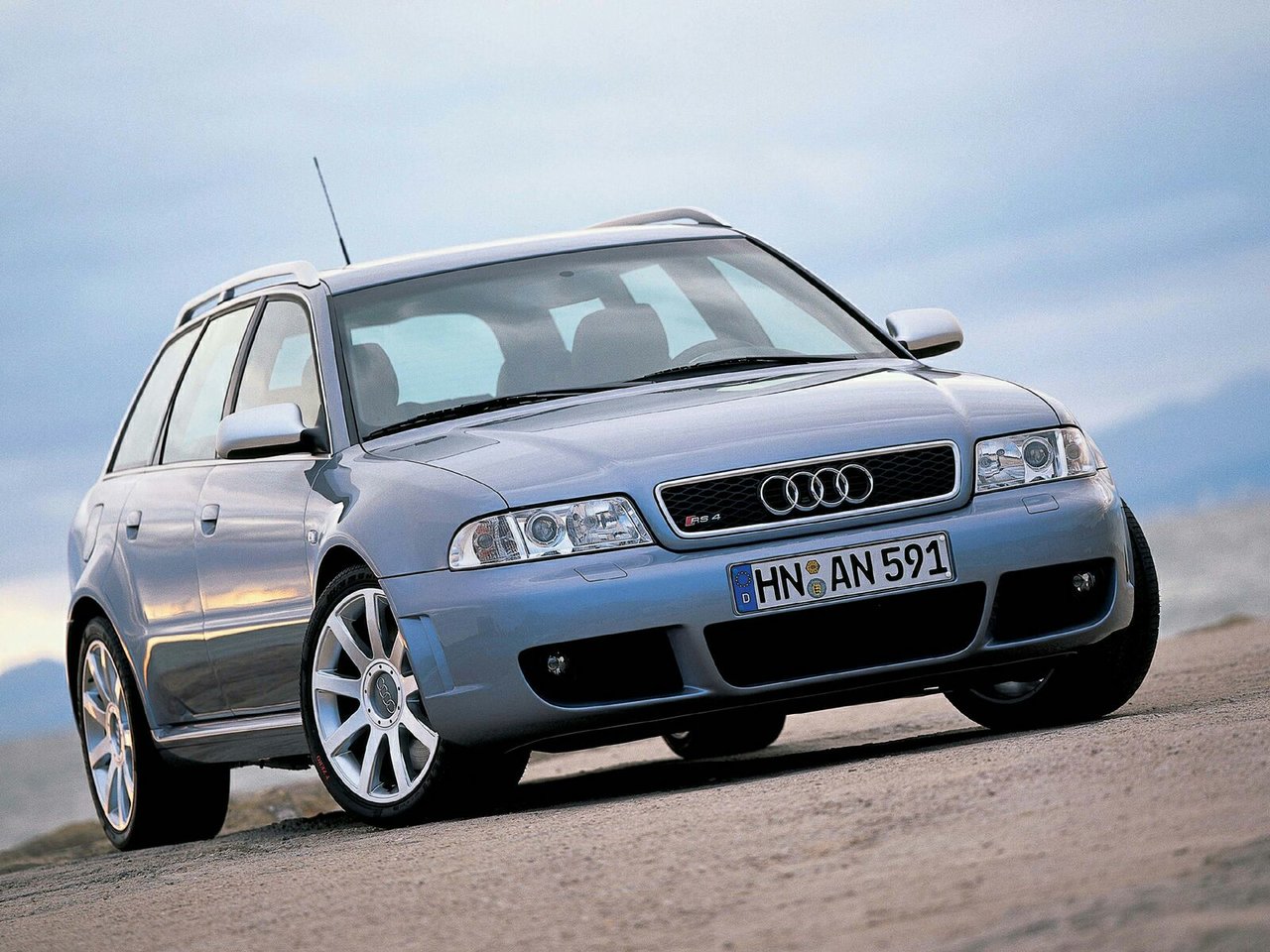 Audi RS4 I B5 (5-дверный универсал, 1999-2001)