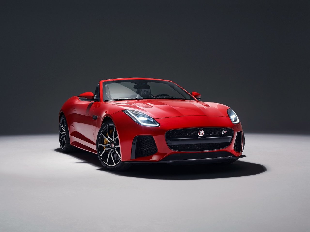 Jaguar F-Type SVR