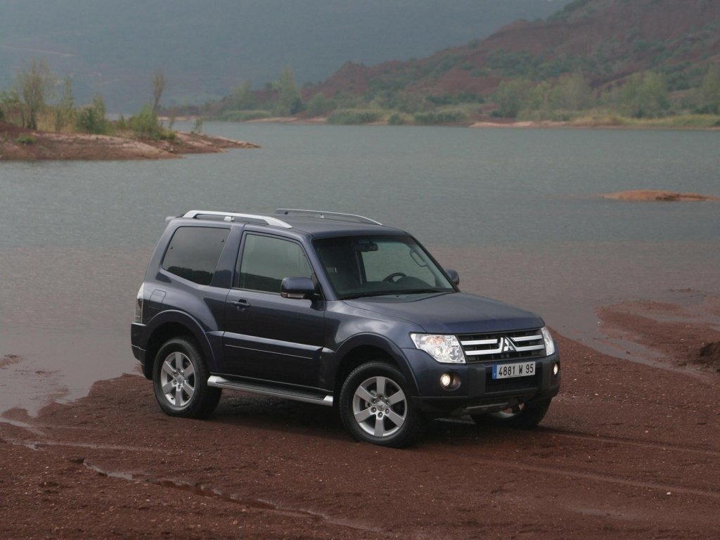 Mitsubishi Montero IV (Внедорожник 3 двери, 2006-н.в.)