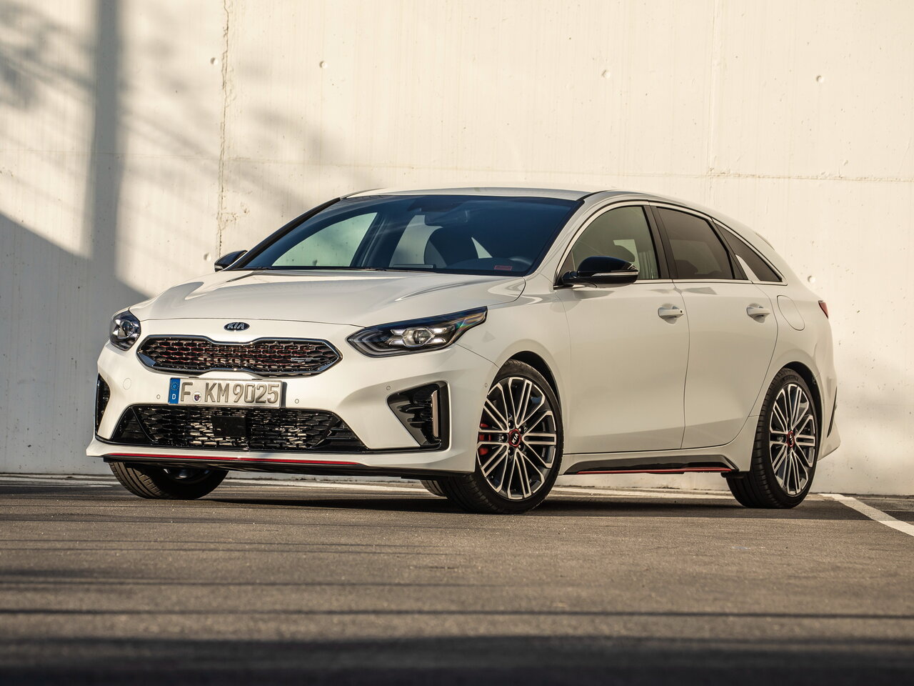 Kia Cee'd GT II (5-дверный универсал, 2018-н.в.)