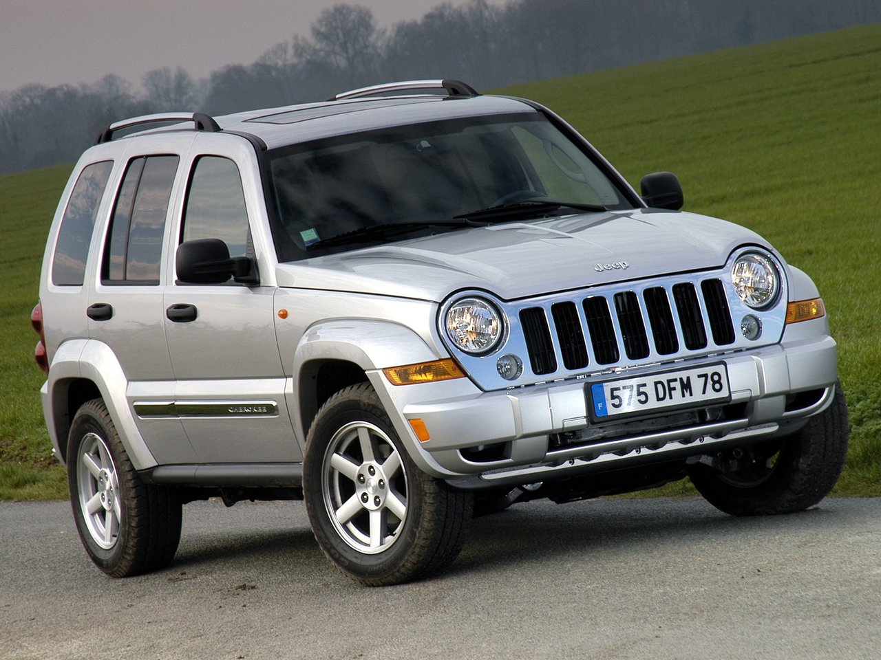 Jeep Cherokee III KJ Рестайлинг (Внедорожник 5 дверей, 2004-2007)