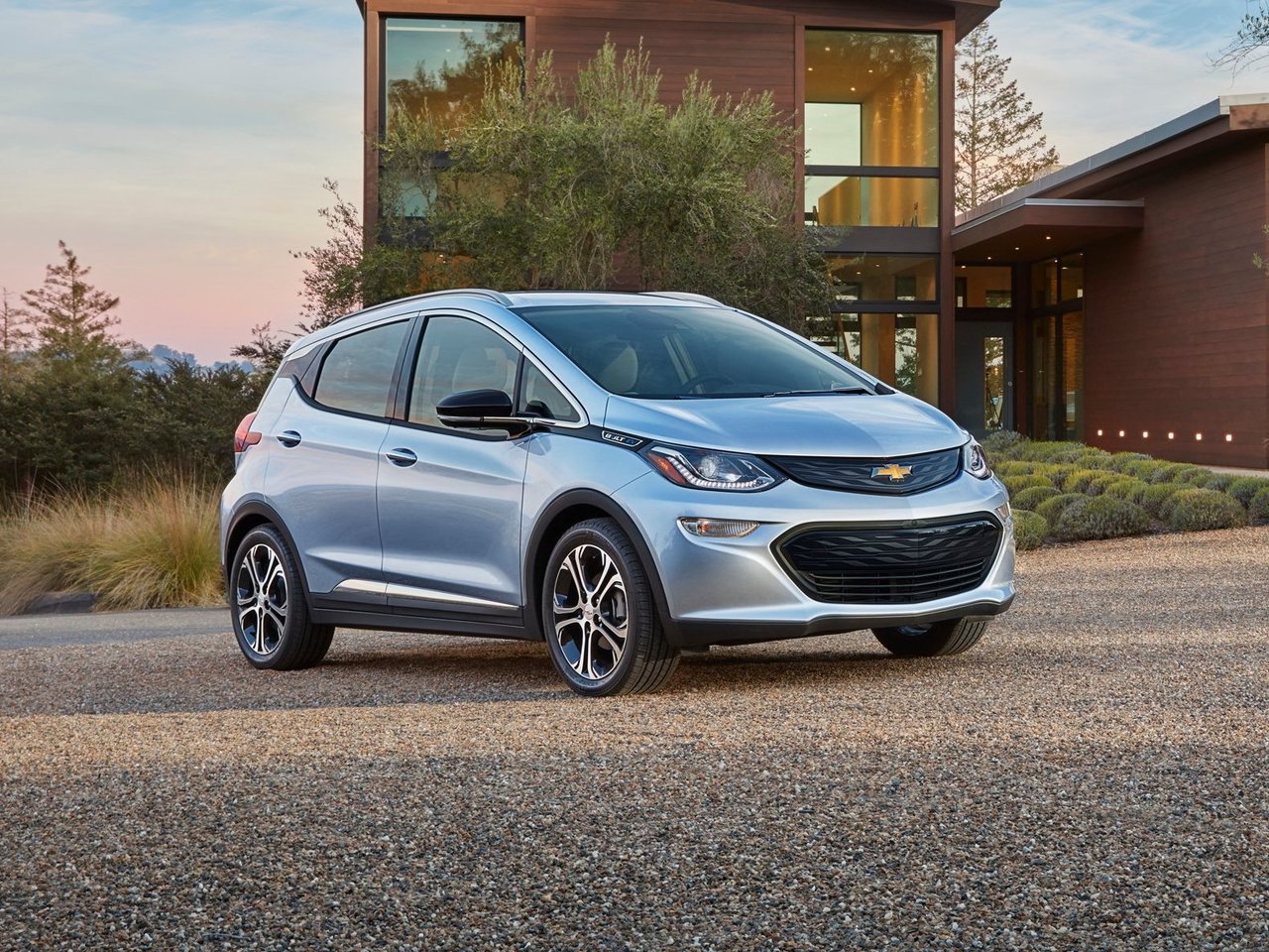 Chevrolet Bolt (Хэтчбек 5 дверей, 2016-н.в.)