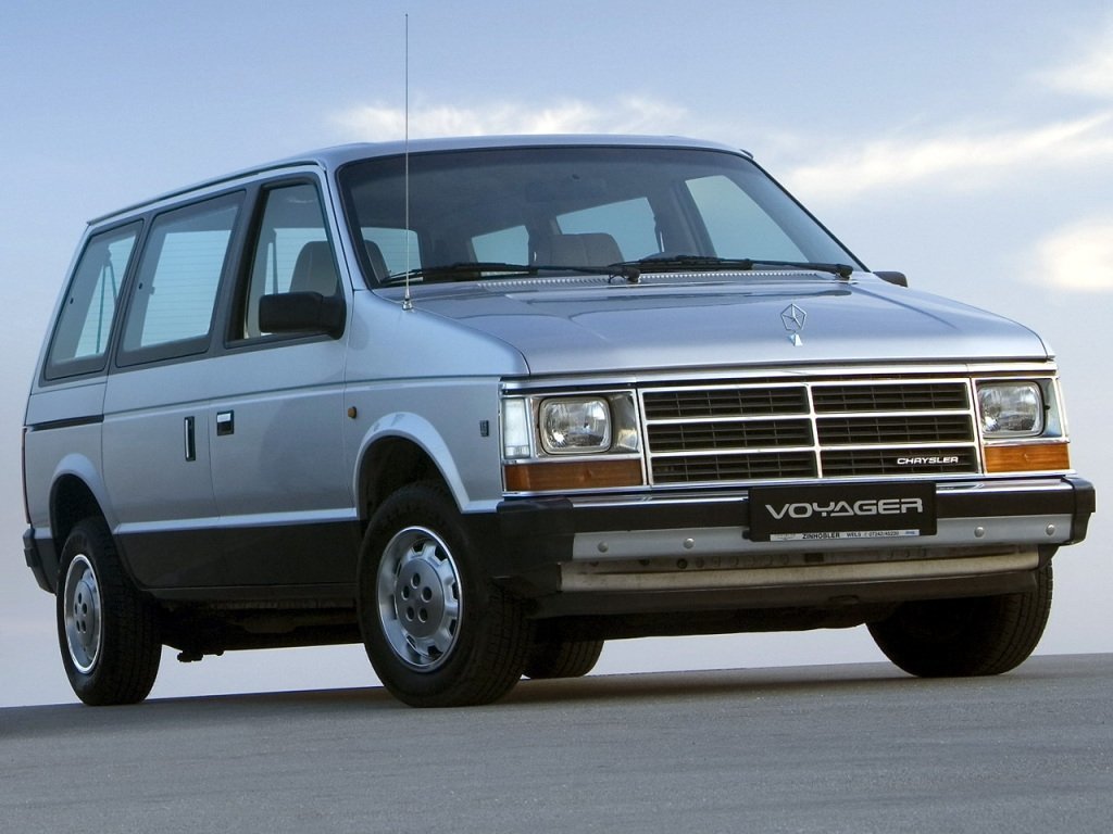 Chrysler Voyager I (Минивэн, 1988-1990)