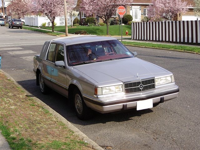 Chrysler Dynasty (Седан, 1988-1993)